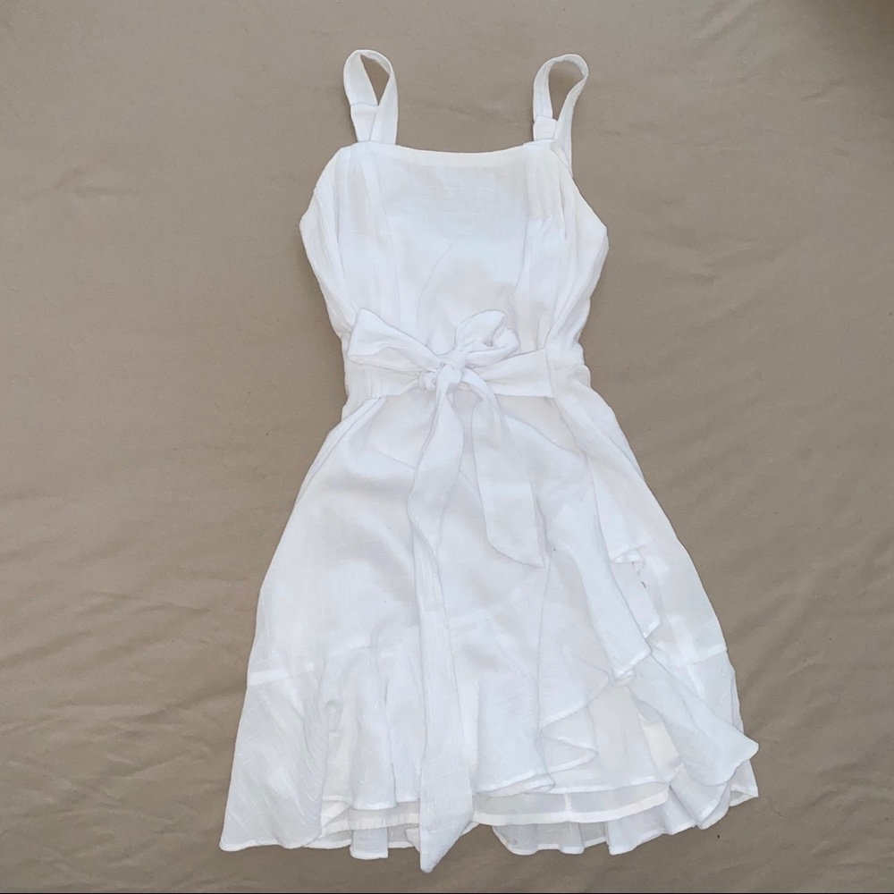 Mooloola Wrap tie dress size 6 white XS ruffle - Picture 4 of 4